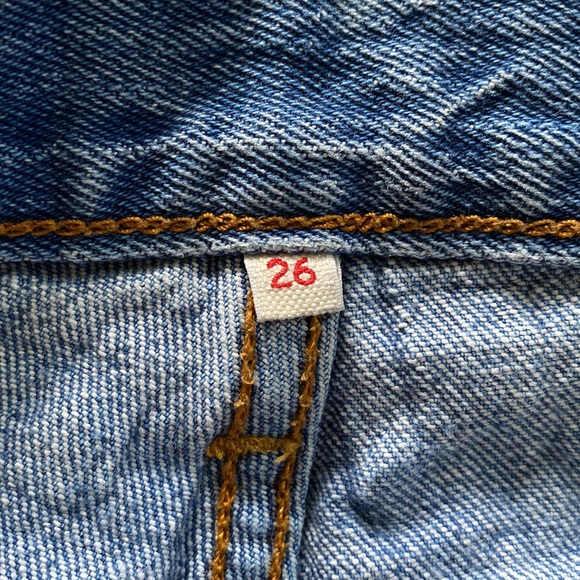 Levi’s Wedgie Jeans 🕺🏻 - Picture 2 of 3